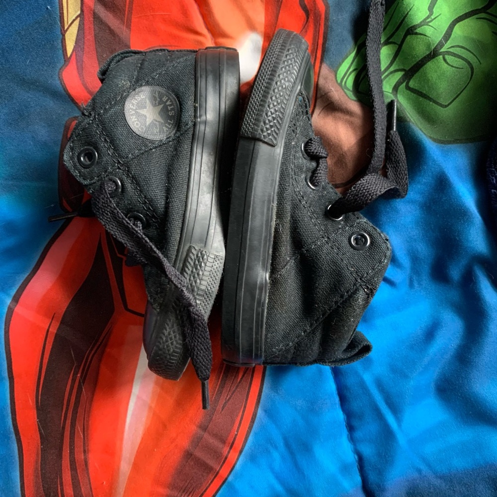 Boys converse